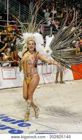 Gualeguaychu, Argentina - March 6 2011: Samba Dancers Appearing In The Carnival Parade One Of The Mo
