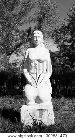 Kazakhstan, Ust-kamenogorsk - 10 May, 2019. Abstract Statue In Hospital Park. Small Architectural Fo