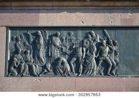 Berlin Victory Column Monument In Tiergarten Park