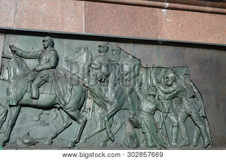 Berlin Victory Column Monument In Tiergarten Park