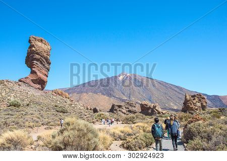 The National Park Of Las Canadas  Del Teide  20, April, 2019. Tourists Enjoying The View Of  Volcano