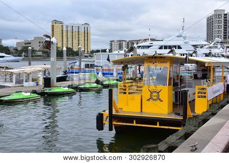 Tampa, Flordia, Usa - January 7, 2017: The Tampa Riverwalk