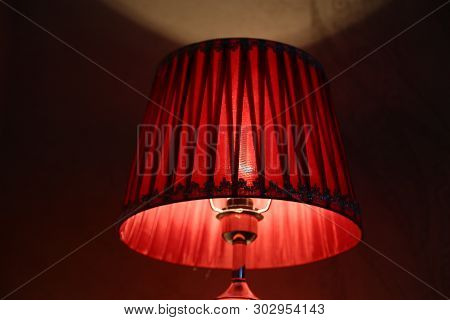 In The Room Hotel The Lampshade