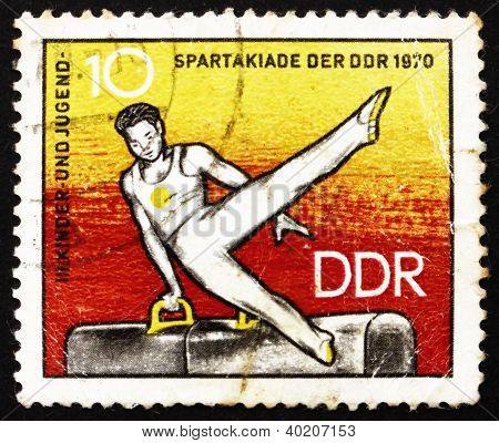 Briefmarke DDR 1970 Leichtathlet am Pauschenpferd