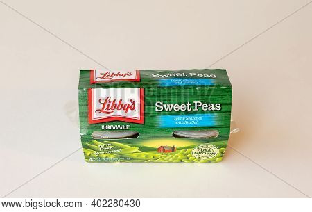Bemidji, Mn - 17 Nov 2020: Package Of Libbys Sweet Peas In Four Plastic Containers. The Label Says I