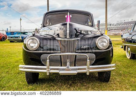 Daytona Beach, Fl - November 29, 2020: 1941 Ford Super Deluxe At A Local Car Show.