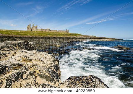 Dunstanburgh Castle z jihu