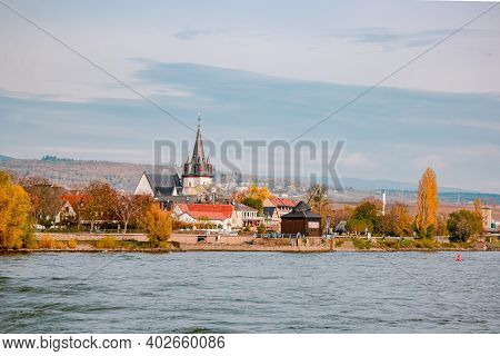 Travel In Germany - River Cruises In Rhein River, Beautiful Medieval Town And Wine Fields. Germany K