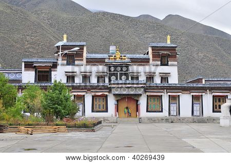 Labrang tibeti buddhista kolostor Xiahe Labrang tibeti buddhista kolostorban Xiahe városában