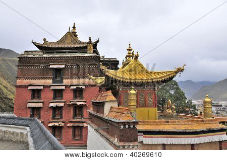 Labrang tibeti buddhista kolostor Xiahe Labrang tibeti buddhista kolostorban Xiahe városában