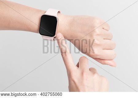 Smartwatch screen mockup digital device