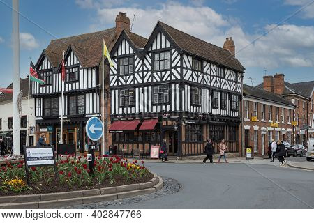Stratford Upon Avon, Uk - April 30, 2018: Historic Half-timbered Houses Situated Downtown Of Stratfo