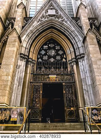 Gothic Exterior Of Saint Patrick\'s Cathedral In Midtown Manhattan. 1/12/2021
