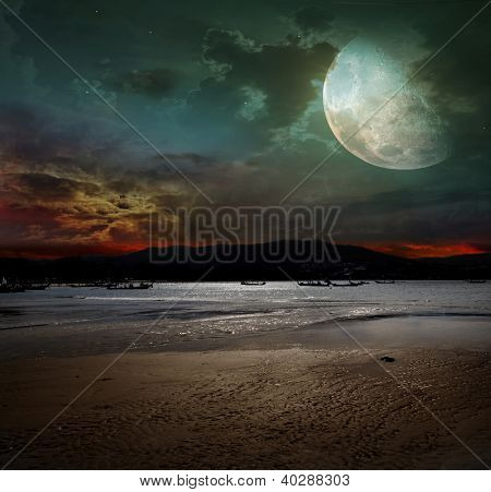 Tropická noc. Rybáři jít ven v oceánu