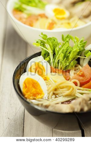 Tradizionale Japaneese Noodle Soup