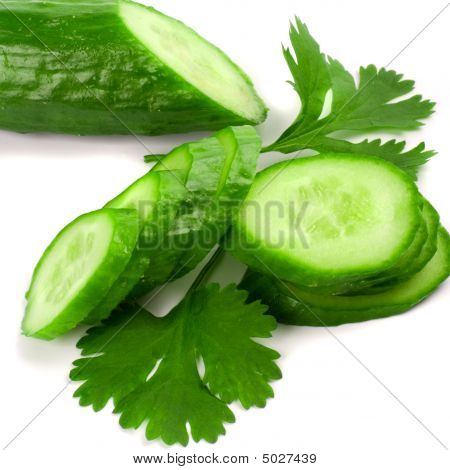 Gurke mit Petersilie