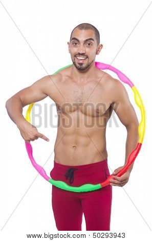 Mann Excecises mit Hula hoop reifen