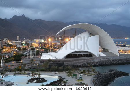 Auditorio De Tenerife v Santa Cruz