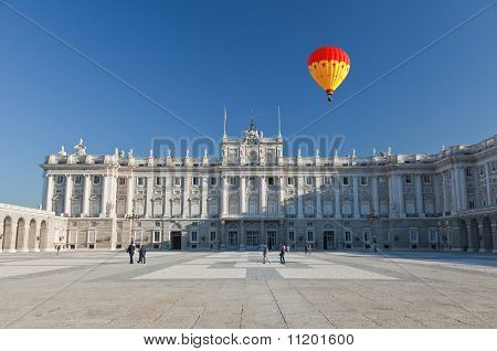 Královský palác v Madridu