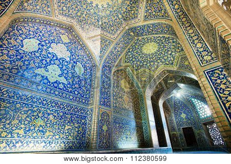Tiled Walls Of Masterpiece Corridor Of Historical Persian Sheikh Lutfollah Mosque In Isfahan, Iran.