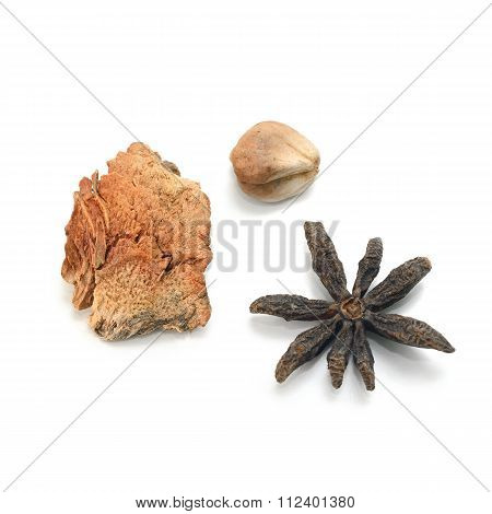 Dried Star Anise, Dried Ginger ,dried Garlic (herb)
