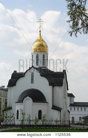 Église sur un fond de ciel