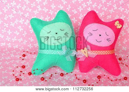 Felt cats - felt cats in love, Valentine's day present