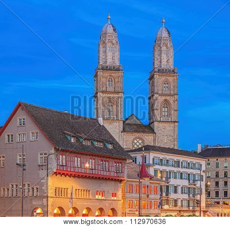 Grossmunster In Evening
