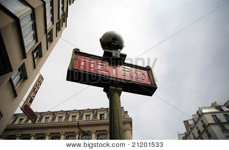 Sinal de Metro retrô Paris