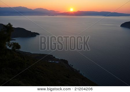 Sonnenuntergang in Agios Nikolaos, Crete-Griechenland