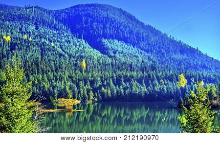 Blue Island Mountain Gold Lake Reflection Autumn Fall Snoqualme Pass Wenatchee National Forest Wilderness Washington