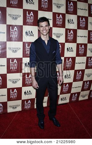 LOS ANGELES - JUN 21: Taylor Lautner na 