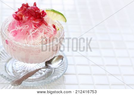 homemade faloodeh, traditional iranian cold dessert