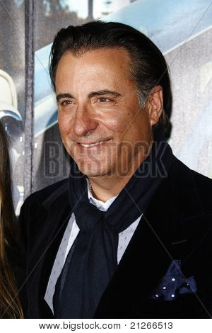 LOS ANGELES - MAR 22: Andy Garcia ankommer til Los Angeles HBO Premiere af hans måde på Paramoun