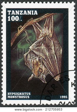 TANZANIA - CIRCA 1995: A stamp printed in Tanzania shows the hammer-headed bat (Hypsignathus monstrosus) circa 1995