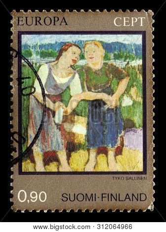 Finland - Circa 1975: Stamp Printed By Finland, Shows Washerwomen (1911), Painting By Tyko Sallinen,