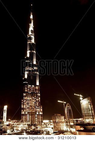 DUBAI, Emirati Arabi Uniti - 24 novembre: Burj Khalifa, più alto del mondo torre a 829,84 m, situato a Downtown, Burj