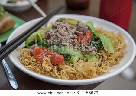 Vietnam Noodles In Broth With Slow Cooked Beef