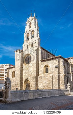 View At The Sant Lesmes Church In The Streets Of Burgos - Spain