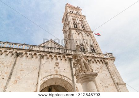 Monument Or Statue At Saint Lovre Church Square In Trogir, Croatia
