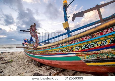 Songkhla, Thailand - Feb. 2, 2019 : The Colorful Pattern Of Koleh Boat At Ban Bo Mas Beach, Songkhla
