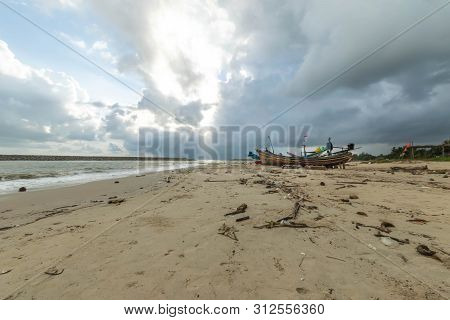 Songkhla, Thailand - Feb. 2, 2019 : The Colorful Pattern Of Koleh Boat At Ban Bo Mas Beach, Songkhla