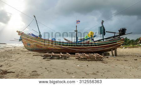 Songkhla, Thailand - Feb. 2, 2019 : The Colorful Pattern Of Koleh Boat At Ban Bo Mas Beach, Songkhla