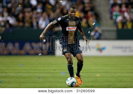 CARSON, CA. - 2 aprile: Philadelphia Union F Danny Mwanga #10 controlla la palla durante la MLS gioco b