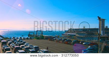 Seattle, Washington, Usa (mai 10, 2019) Downtown Seattle,day View Of The Seattle Aquarium Located On