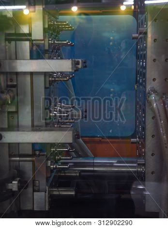 Preocess Of Plastic Injection Molding Press Machine