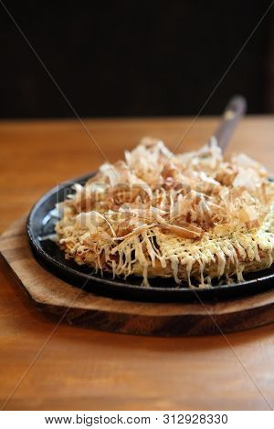 Japanese Food Okonomiyaki , Japanese Pizza