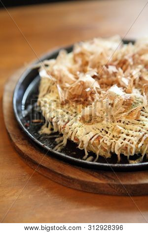 Japanese Food Okonomiyaki , Japanese Pizza
