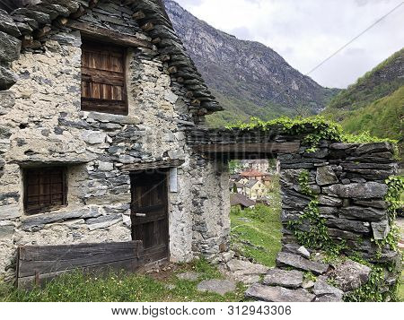 The Gra (the Sott Piodau Site), Bignasco - Canton Of Ticino, Switzerland