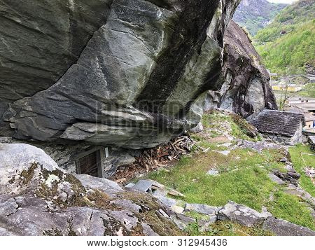 The Cantina (the Sott Piodau Site), Bignasco - Canton Of Ticino, Switzerland